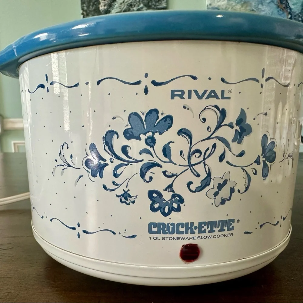 Rival Crock-Ette 1 Qt Stoneware Slow Cooker Blue Floral Vintage Model 3205 White